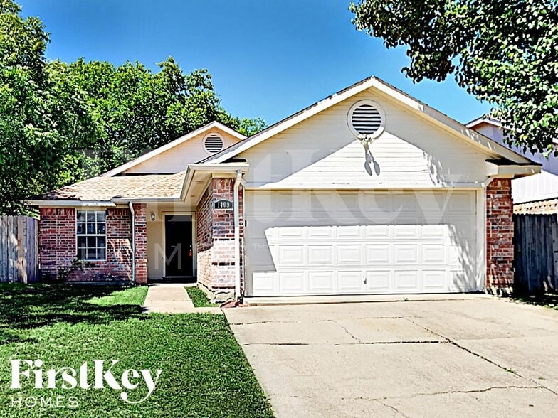 Primary Photo - 1409 Grovecrest Dr