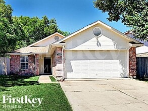 Building Photo - 1409 Grovecrest Dr