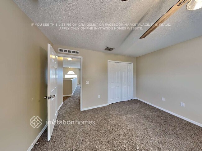 Building Photo - 833 Sun Ridge Village Dr