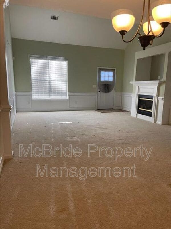Building Photo - 429 Snead Way