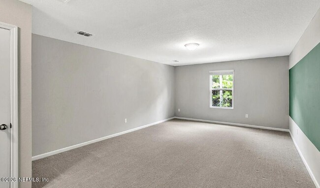 Building Photo - 2651 Firethorn Ave