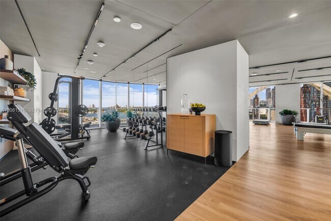 Building Photo - 1400 Biscayne Blvd