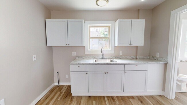 Building Photo - 134 N Arlington St