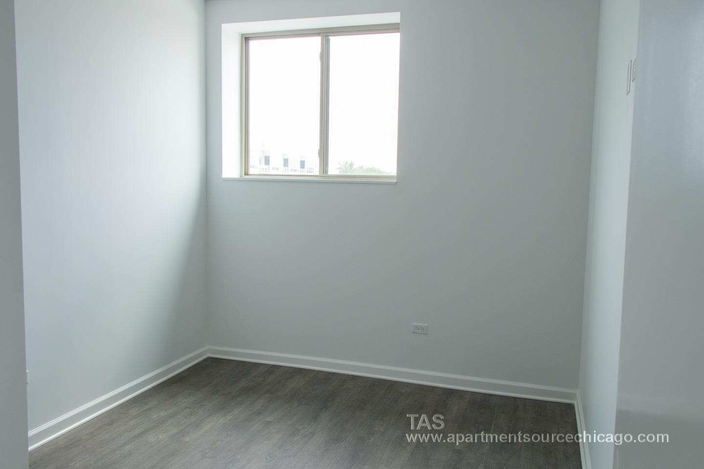 Building Photo - 928 W Dakin St