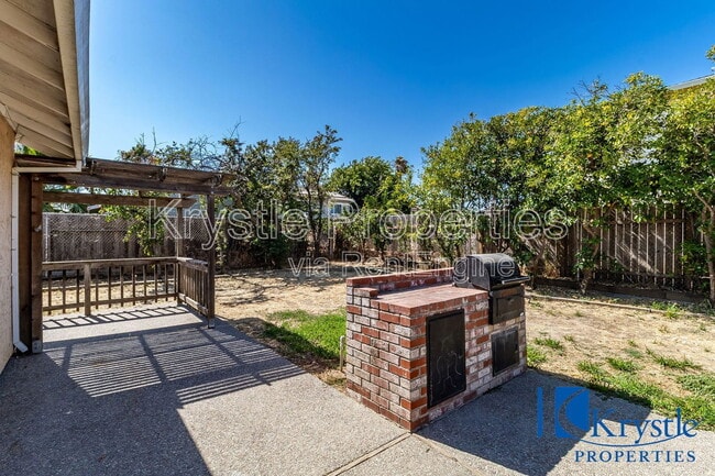 Building Photo - 1366 Matthew Dr