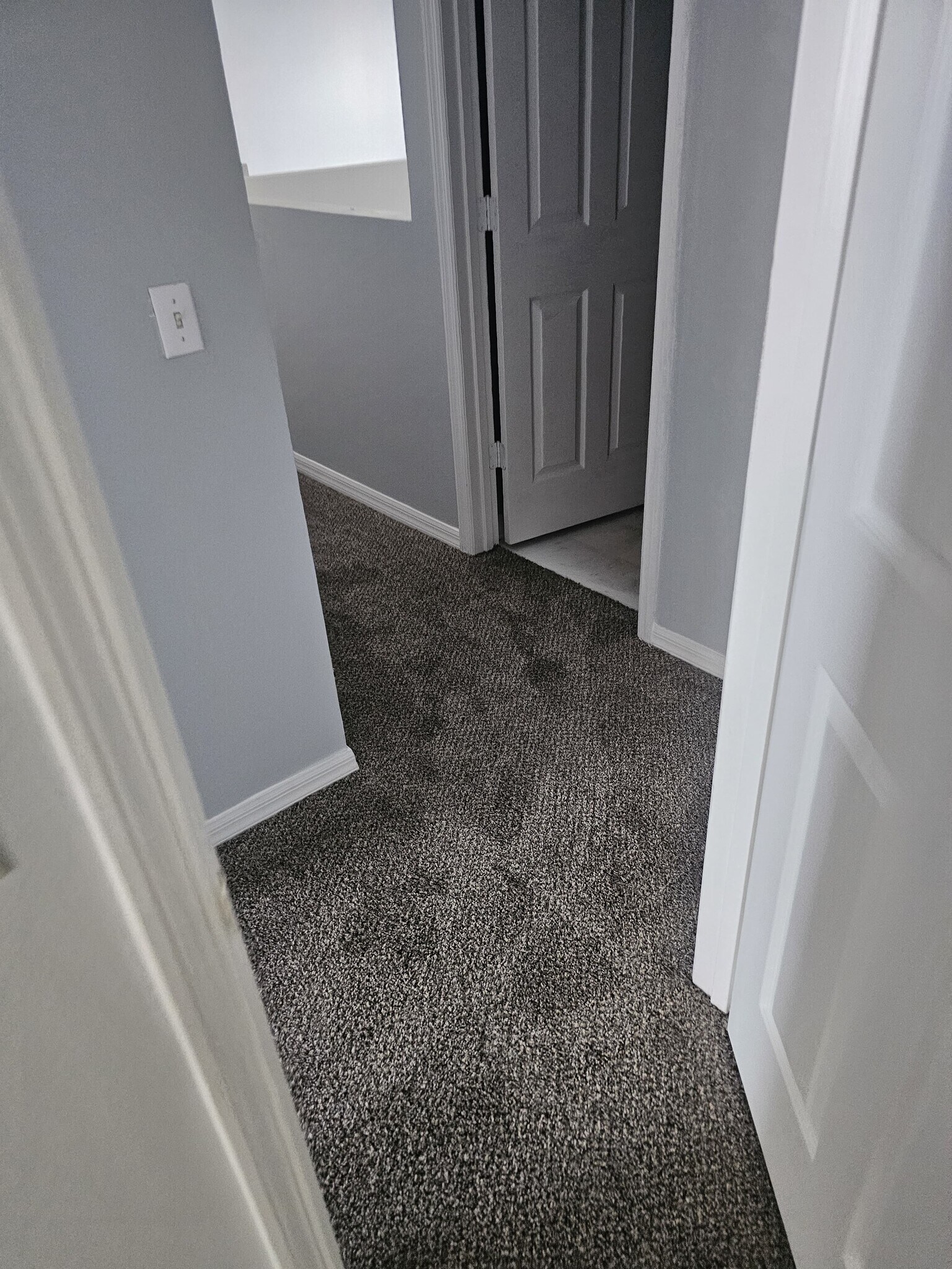 Building Photo - 302 Aylesbury Ct