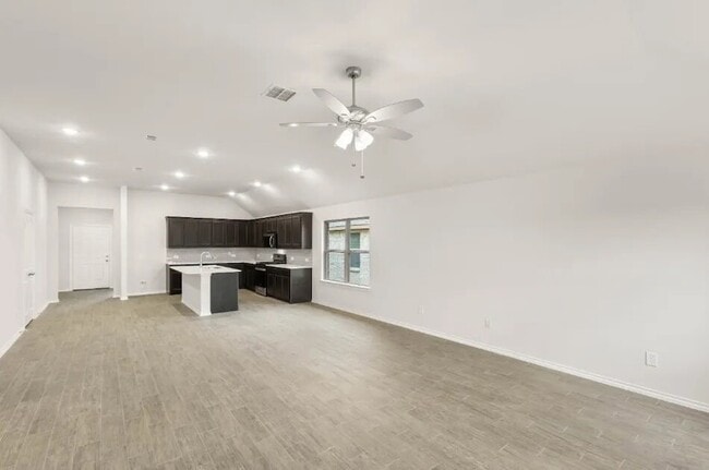 Building Photo - 2841 Hay Ln