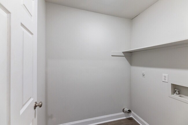 Building Photo - Royal Dutch Villas Apartments