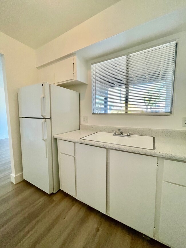 Building Photo - Equinox on Columbus