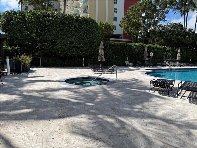 Building Photo - 17050 N Bay Rd