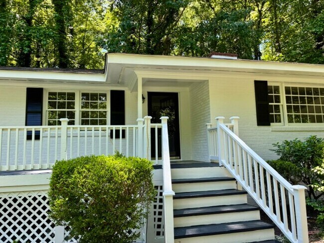 Building Photo - 1209 Roosevelt Dr