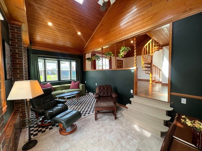 Building Photo - Mid - Century Modern Dream!   WILLOW TERRACE