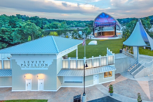 Levitt Pavilion short walk from your house - 3B Ludlow Rd