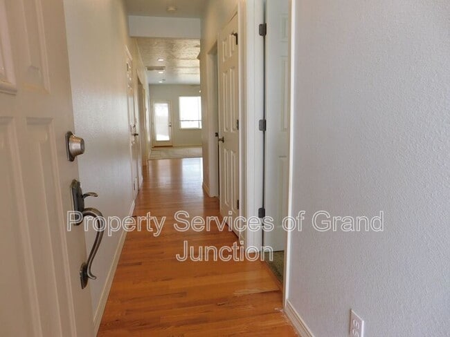 Building Photo - 563 1/2 Garden Cress Court