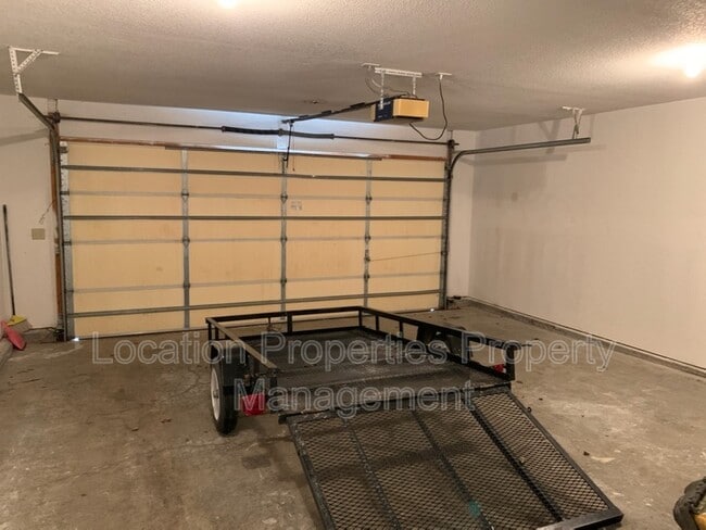 Building Photo - 947 E Wildcat Run St