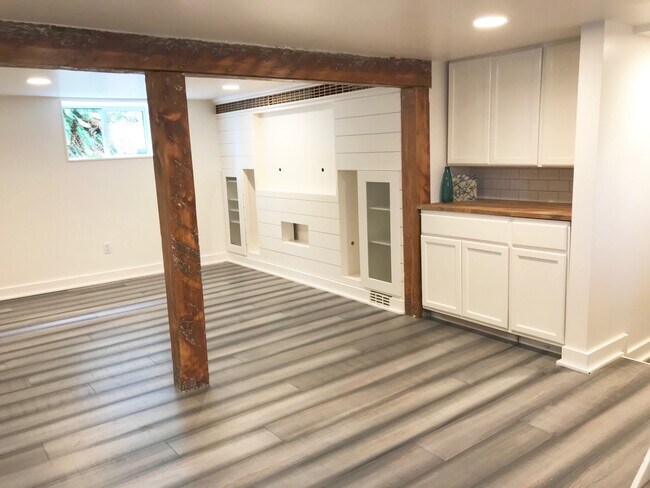 Garden Unit Living Space - 3029 19th Ave S