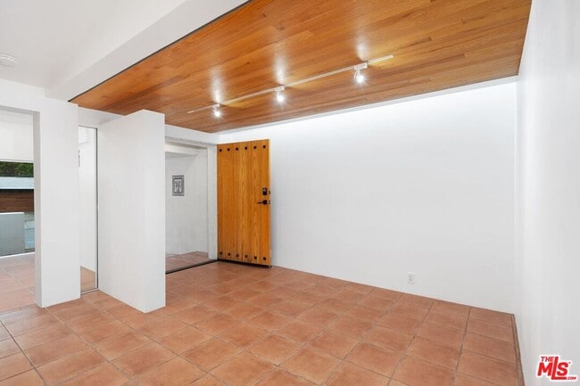 Building Photo - 1248 Bienveneda Ave