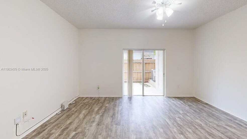 Building Photo - 2217 SE 23rd Ave