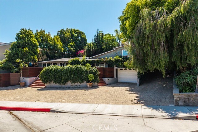 Building Photo - 33915 Robles Dr