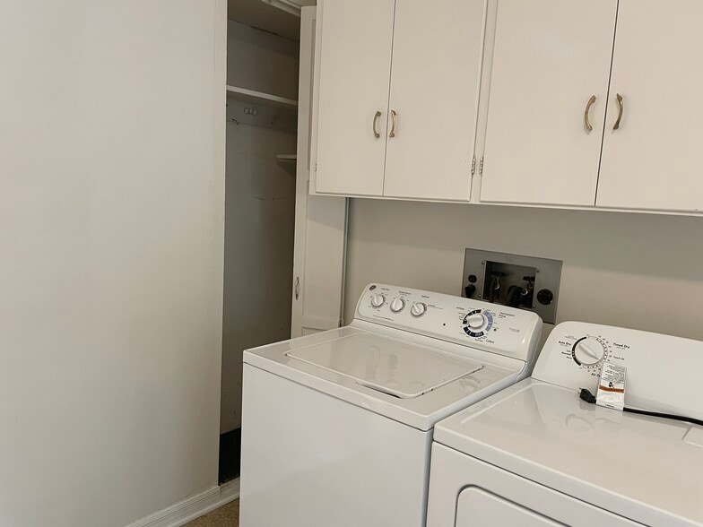 Kitchen - 70 Rutgers St