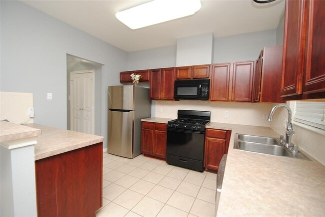 Building Photo - 8319 Greys Ln