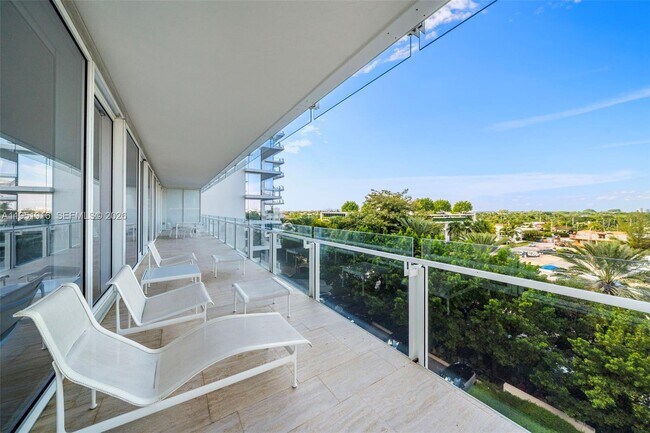 Building Photo - 9111 Collins Ave