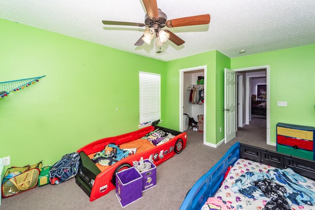 Building Photo - 5 Bedroom 3 Bath Home in Moss Grove Planta...
