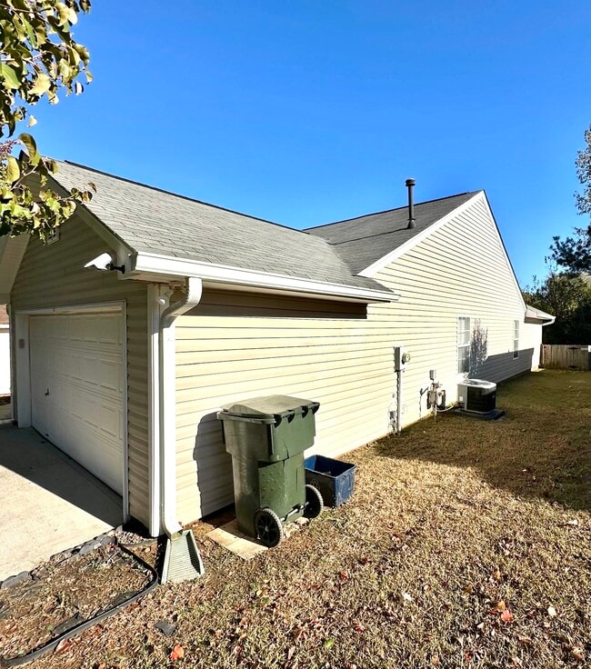 Building Photo - 1686 Sandpiper Dr