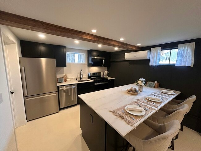 Building Photo - 315 E 4775 S