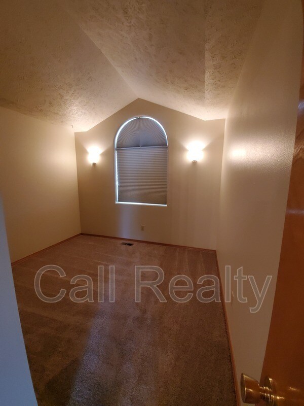Building Photo - 6311 W Selkirk Ave