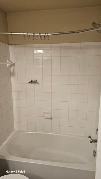 2nd full bath - 9387 Rock Ripple Ln
