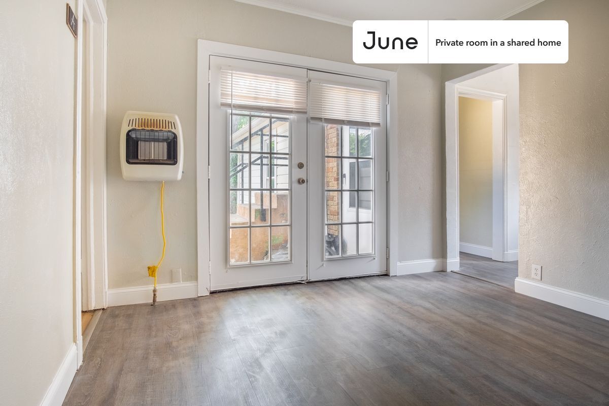Building Photo - Room in Shared 4 bed/2 bath home