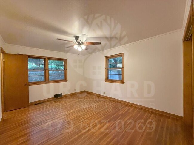 Building Photo - 3 bedroom, 2 Bath House Near University of Arkansas campus