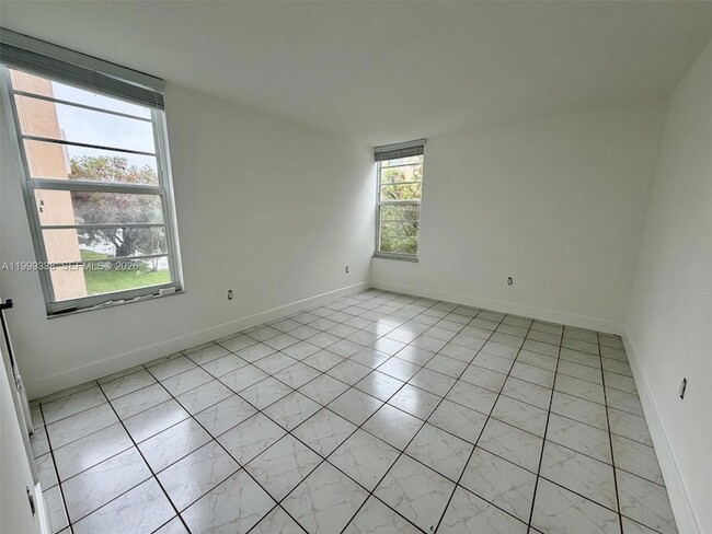 Building Photo - 706 NW 87th Ave