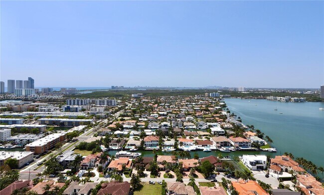 Building Photo - 1000 W Island Blvd