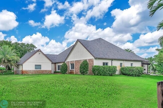 Building Photo - 4920 SW 170th Ave