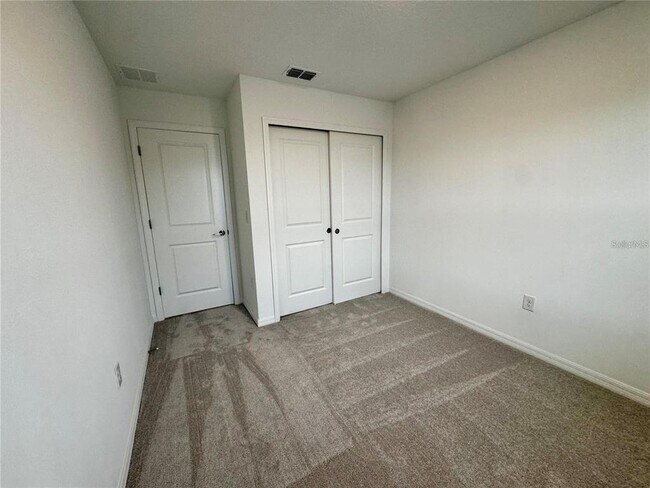 Building Photo - 3037 Canary Ave
