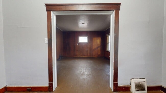 Building Photo - 3865 W 16th St