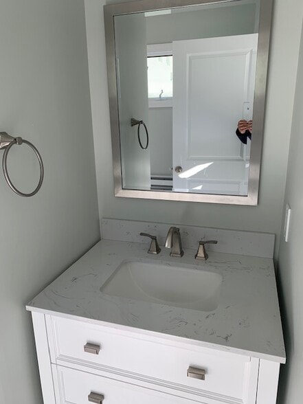 Building Photo - 5682 Post Rd