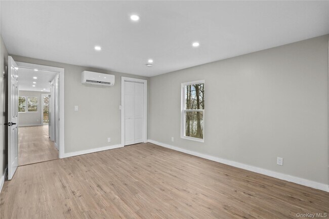 Building Photo - 8 Teatown Ct