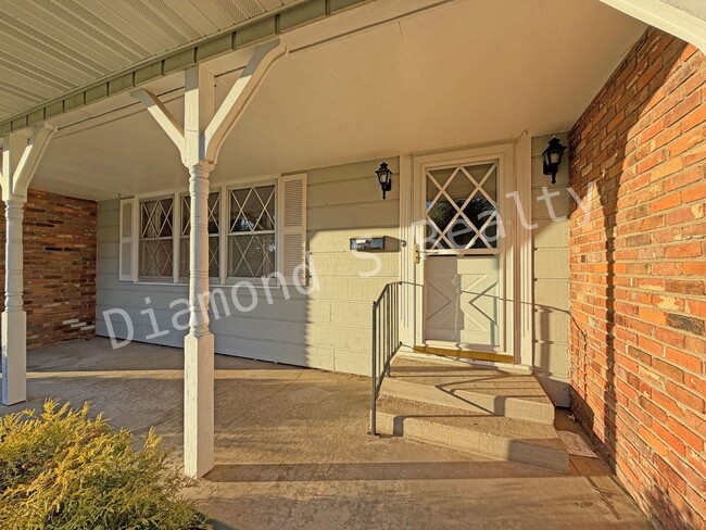 Building Photo - Southeast Springfield 3 Bedroom Home Avail...