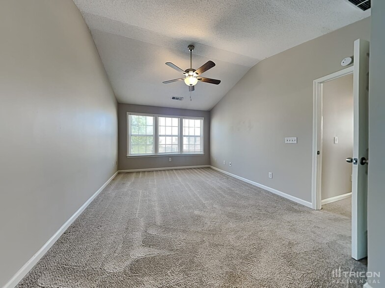 Building Photo - 1654 Heyford Cir NW