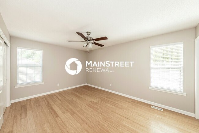 Building Photo - 4 Bedroom Pet-Friendly Home in Birmingham, AL with Main Street Renewal