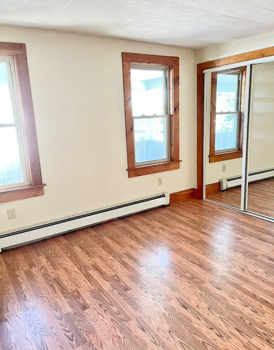 Building Photo - 204 N Champlain St