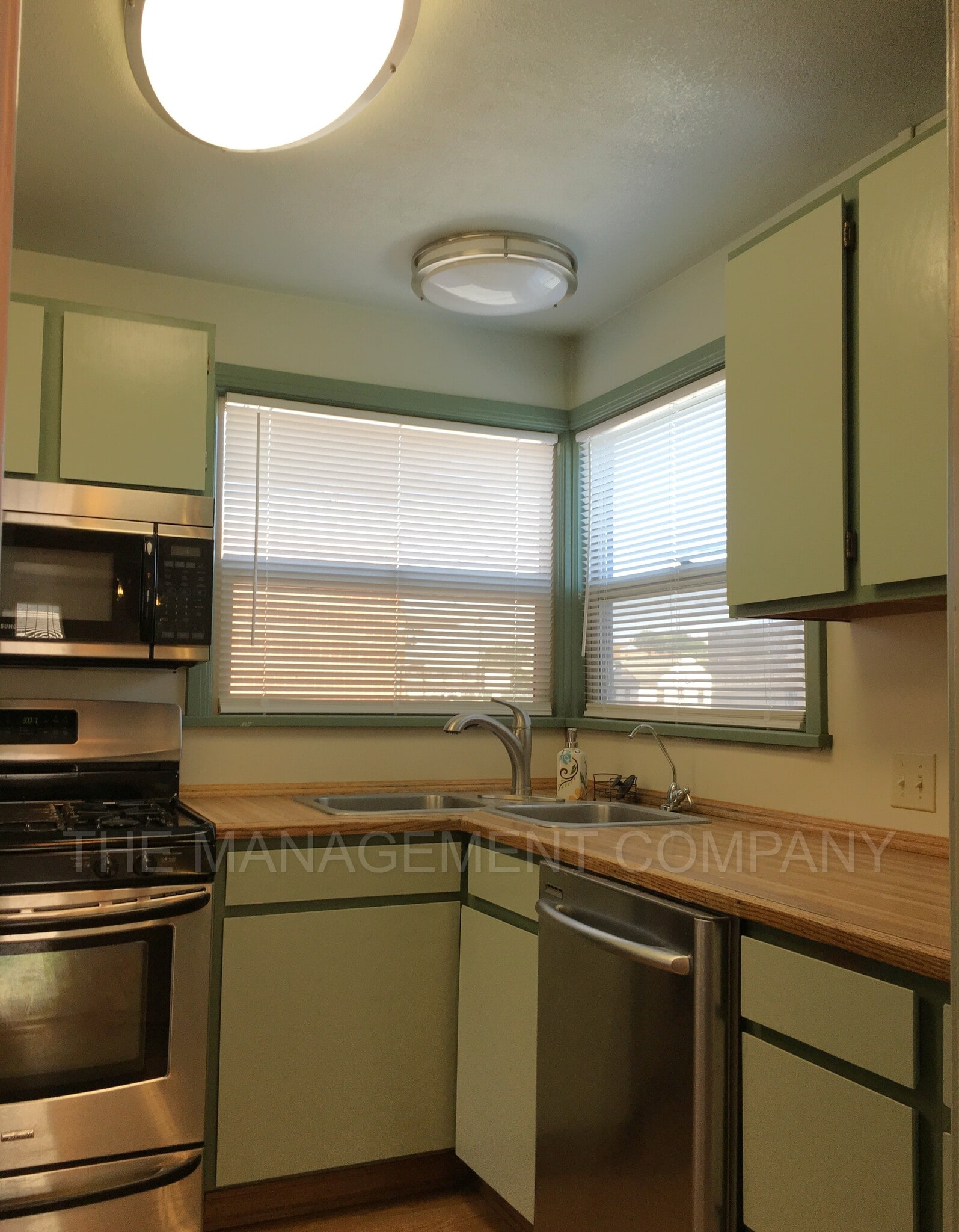 Building Photo - 576 Addison Ave W