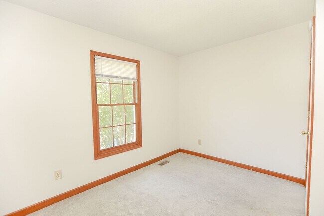 Building Photo - 200 Arabian Cir