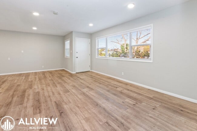 Building Photo - *NEW MOVE-IN SPECIAL | $1000 OFF FIRST MON...