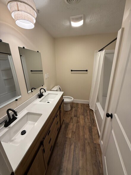 Building Photo - 122 Highland Cir
