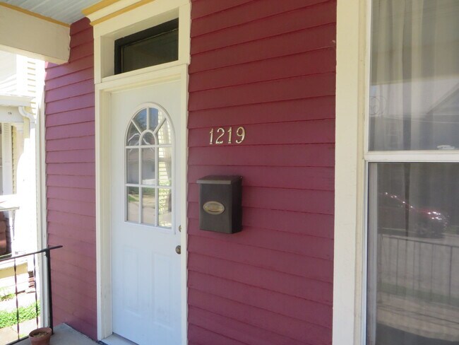 Building Photo - 1219 Fulton St