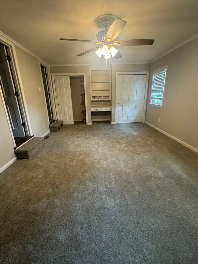 Building Photo - Available NOW in Hammond Hills!!!